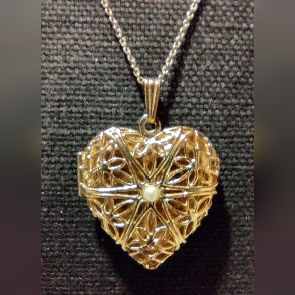 14k over sterling seed pearl locket necklace - Picture 8 of 16